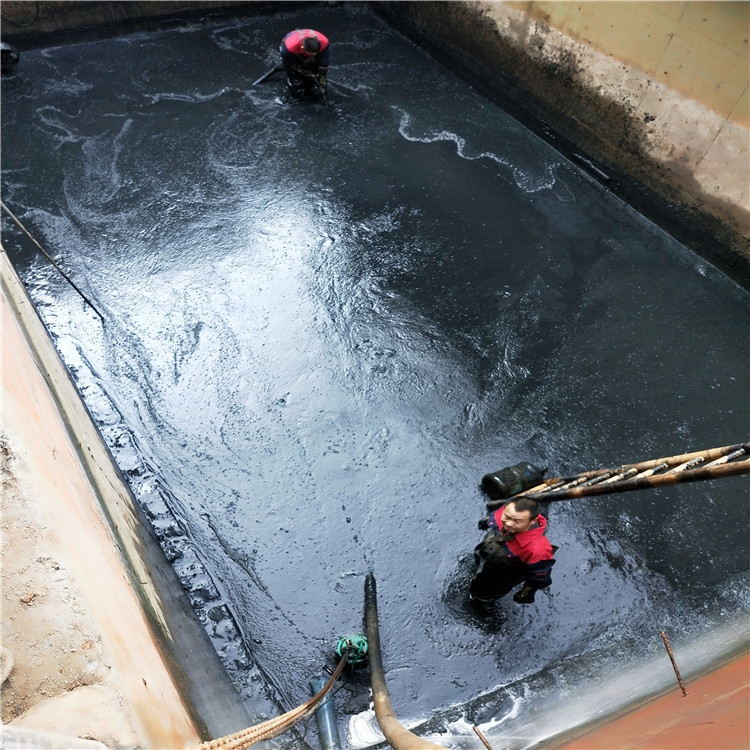 钢城废水池清理