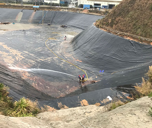 钢城废水池清理