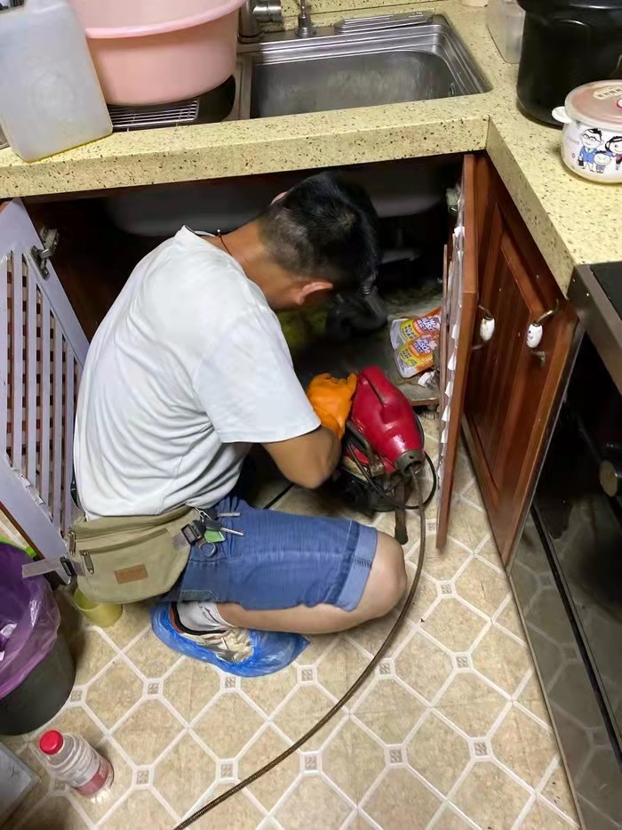 钢城通下水道